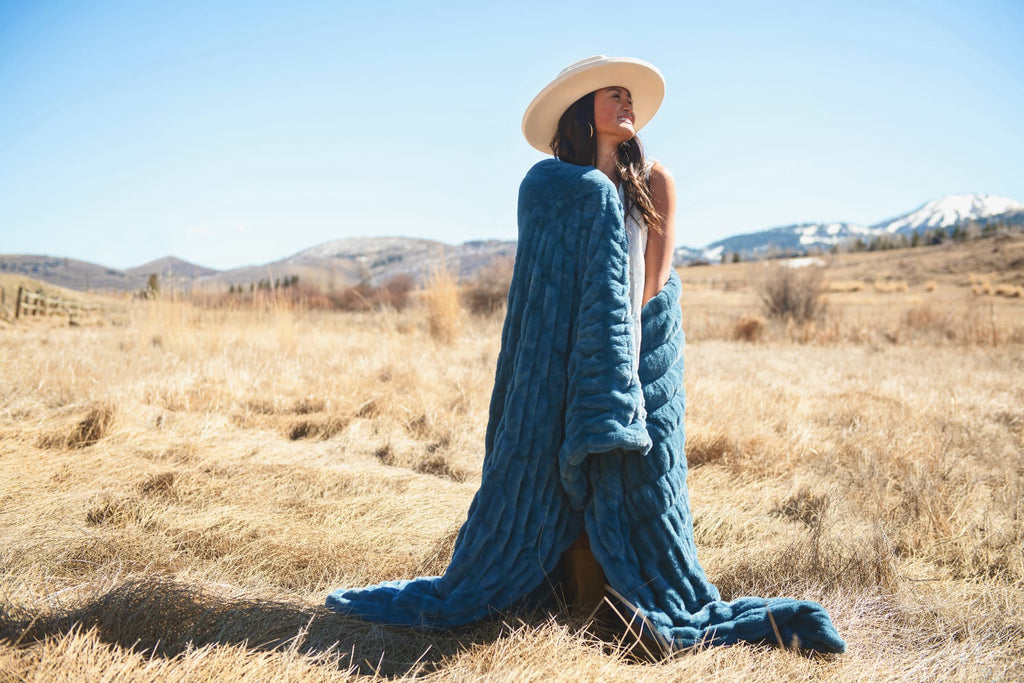 Hugs Midnight Blue Plush Blanket | Minky Couture