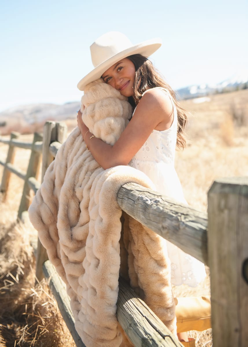 Hugs Toasted Marshmallow Blanket