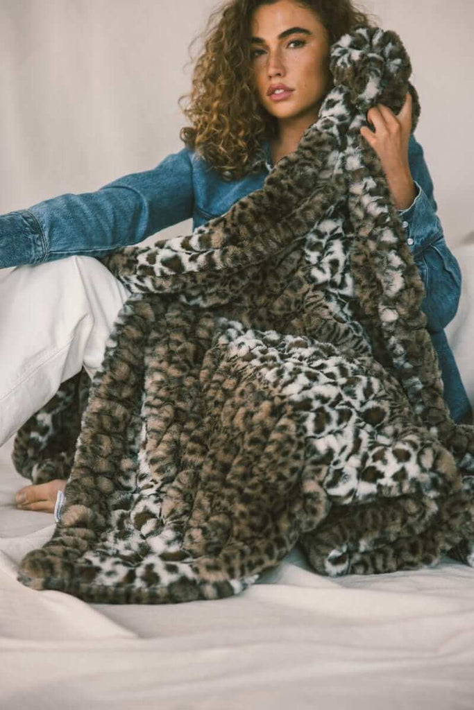 Hugs Leo Plush Blanket | Minky Couture