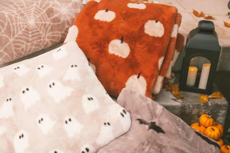 Lush White Pumpkins Blanket