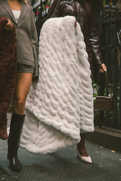 Hugs Cream Blanket
