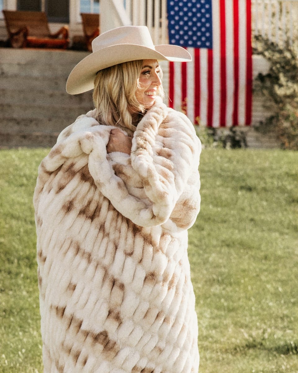 Hugs French Salt Blanket