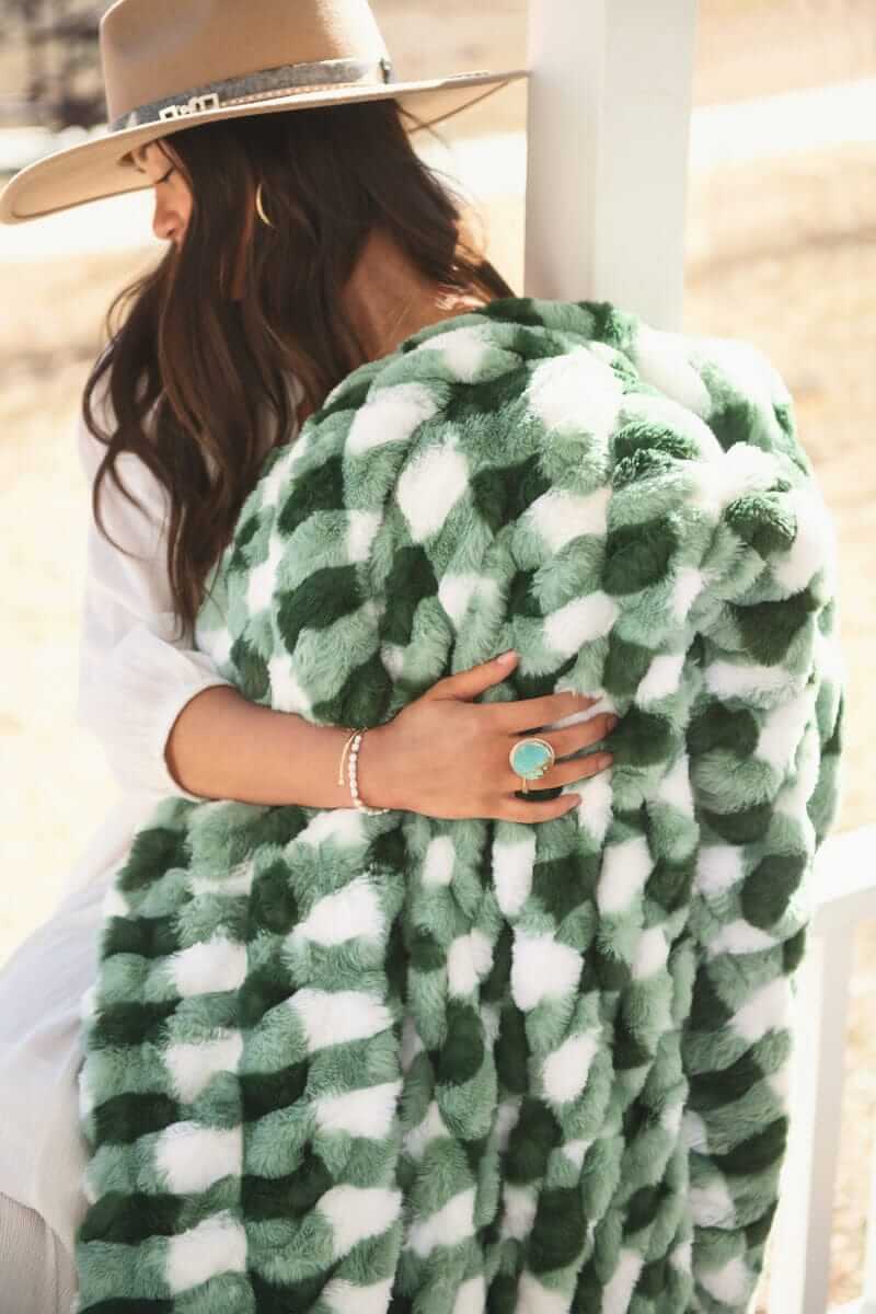 Hugs Gingham Evergreen Plush Blanket