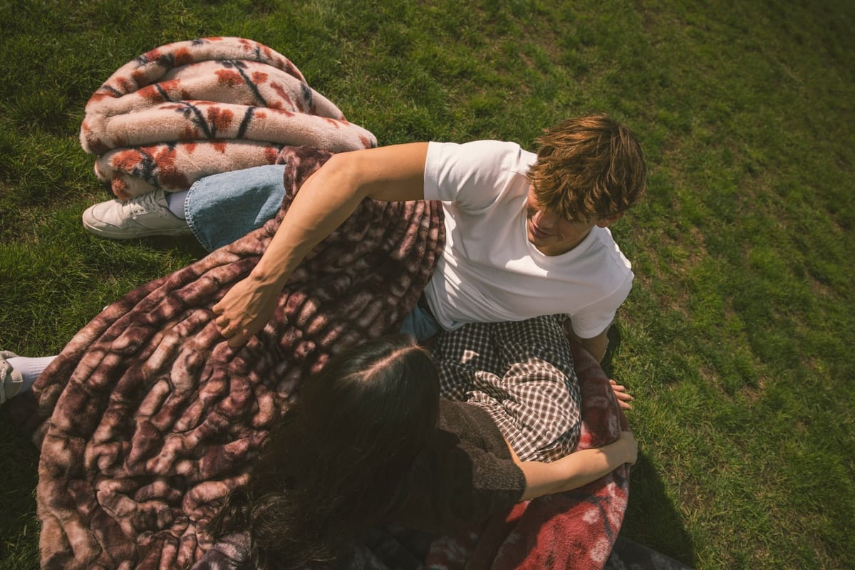 Hugs Marble Mocha Blanket