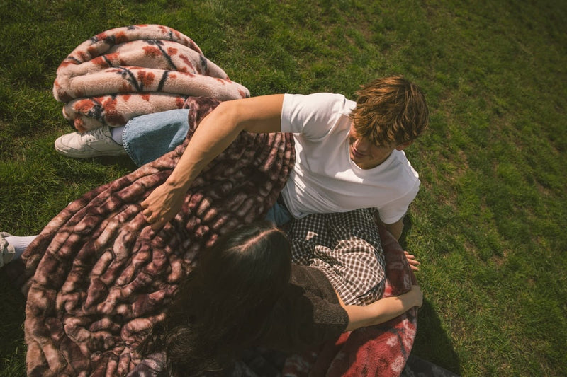 Hugs Marble Mocha Blanket