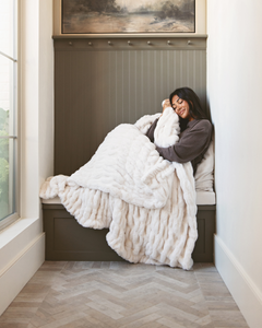 Original Hugs Cream Blanket