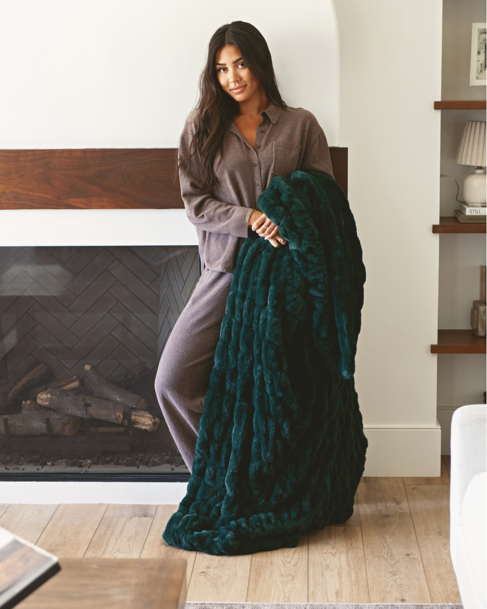 Original Hugs Pine Blanket