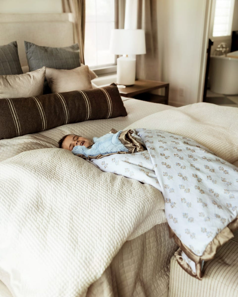 Hampton Blooms Light Blue Blanket