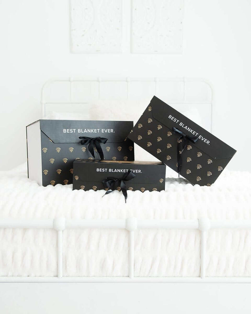 Large Gift Box with luxurious design, perfect for sending the Best.Gift.Ever! Includes multiple sizes.