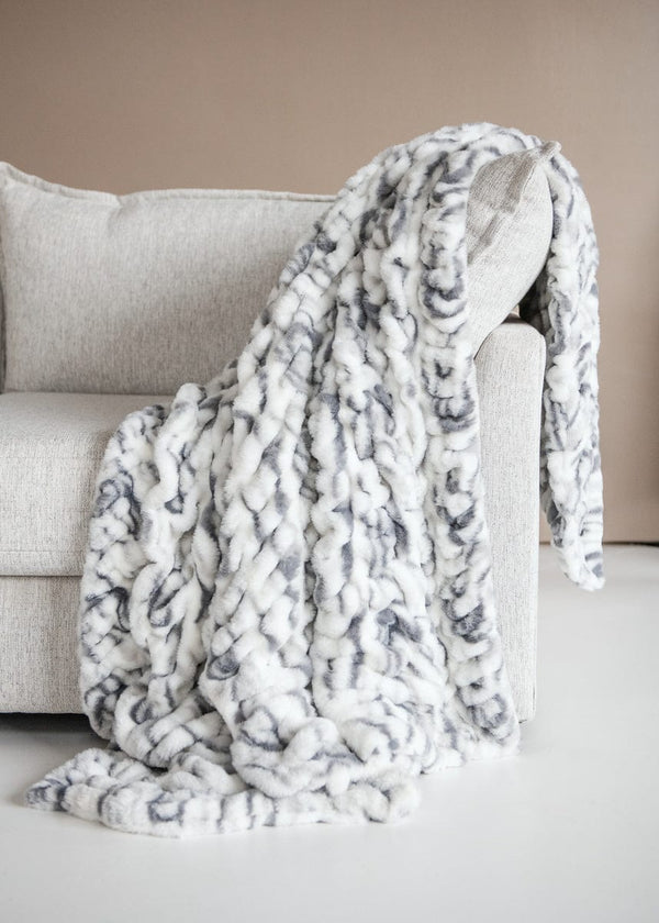 Hugs Marble Pewter Blanket