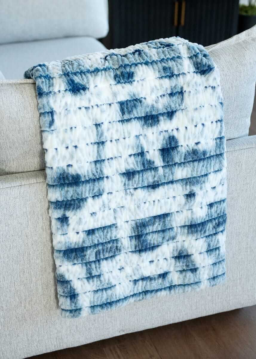 Sandra Plush Navy Blanket | Minky Couture