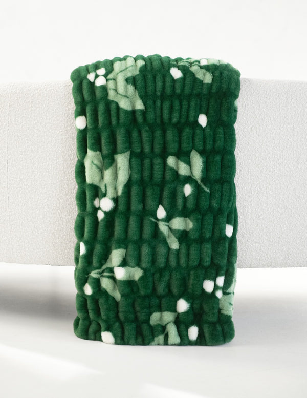 Original Hugs Green Holly Berries Blanket