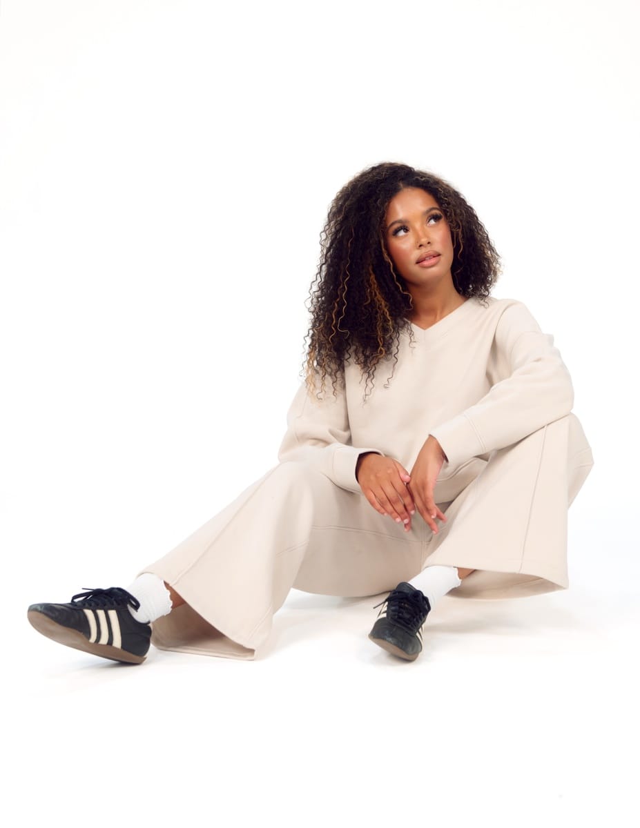 Women's V-Neck Sweatshirt - Oatmeal