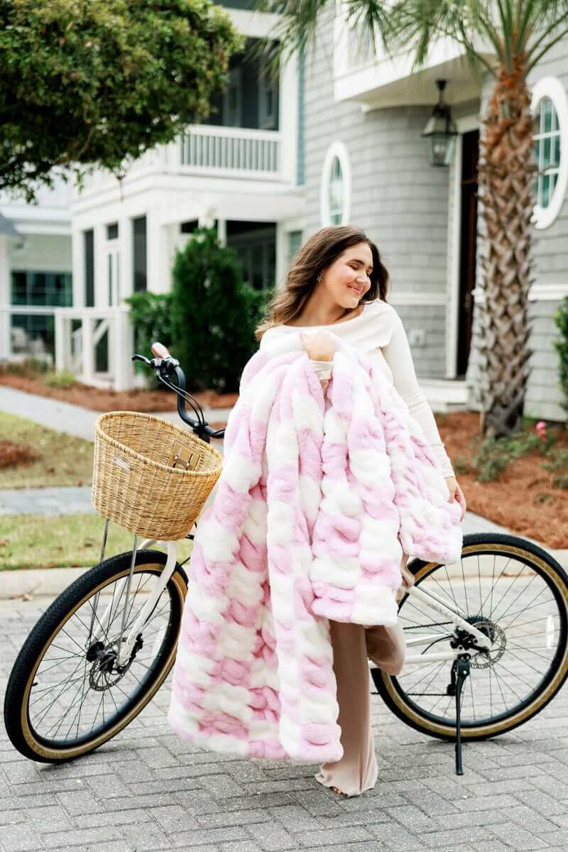 Hugs Check Southern Pink Plush Blanket