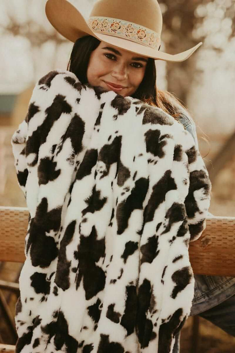 Hugs Black Cow Blanket (Monster Size)
