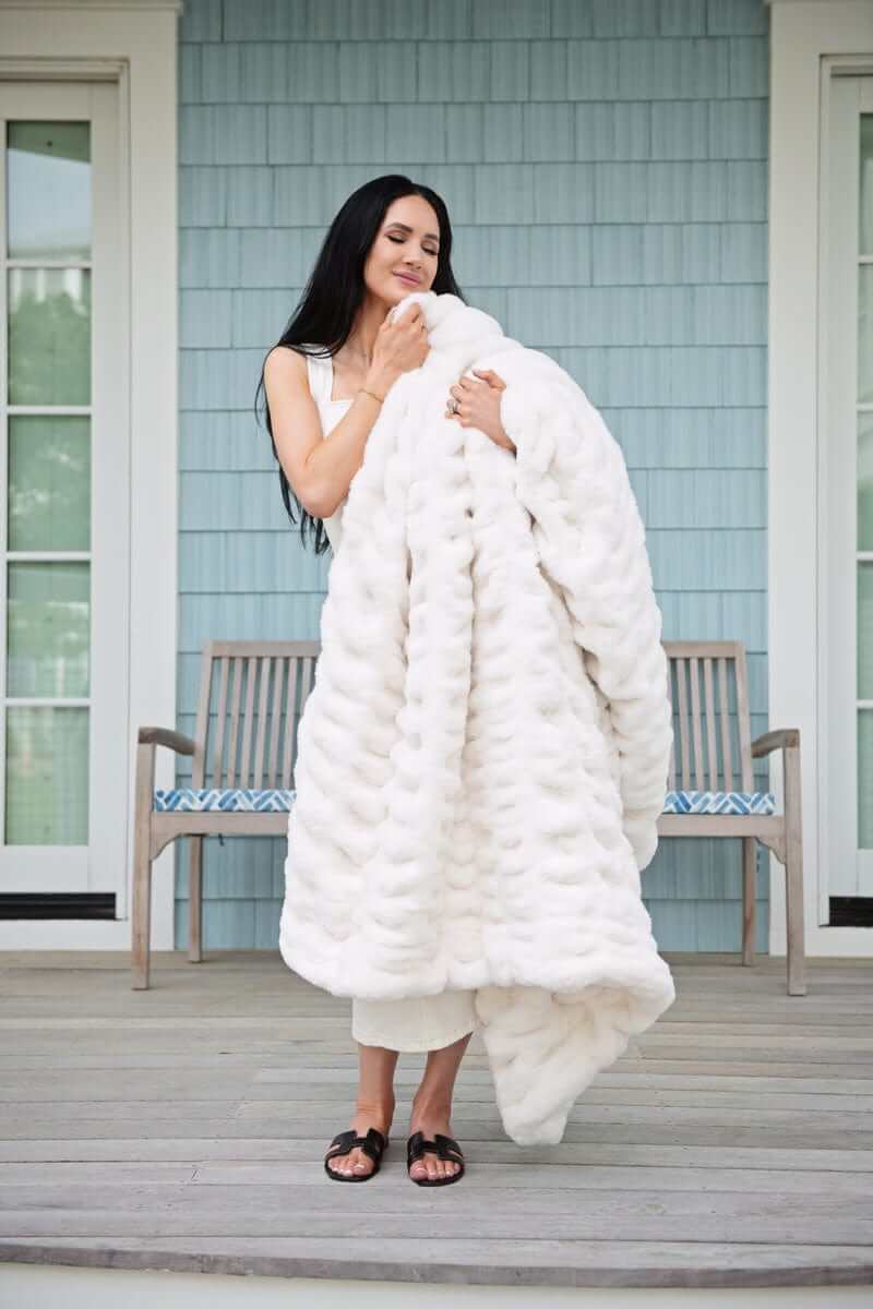 Cream Hugs Blanket