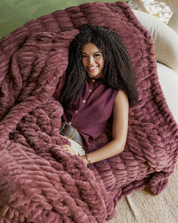 Hugs Light Bordeaux Blanket