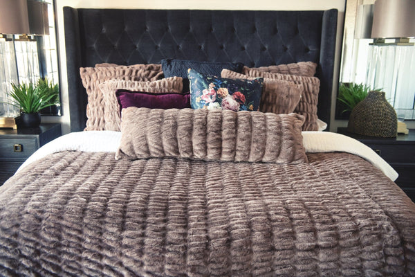 Hugs Milk Chocolate Duvet