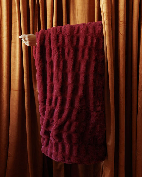 Hugs Brick Red Blanket