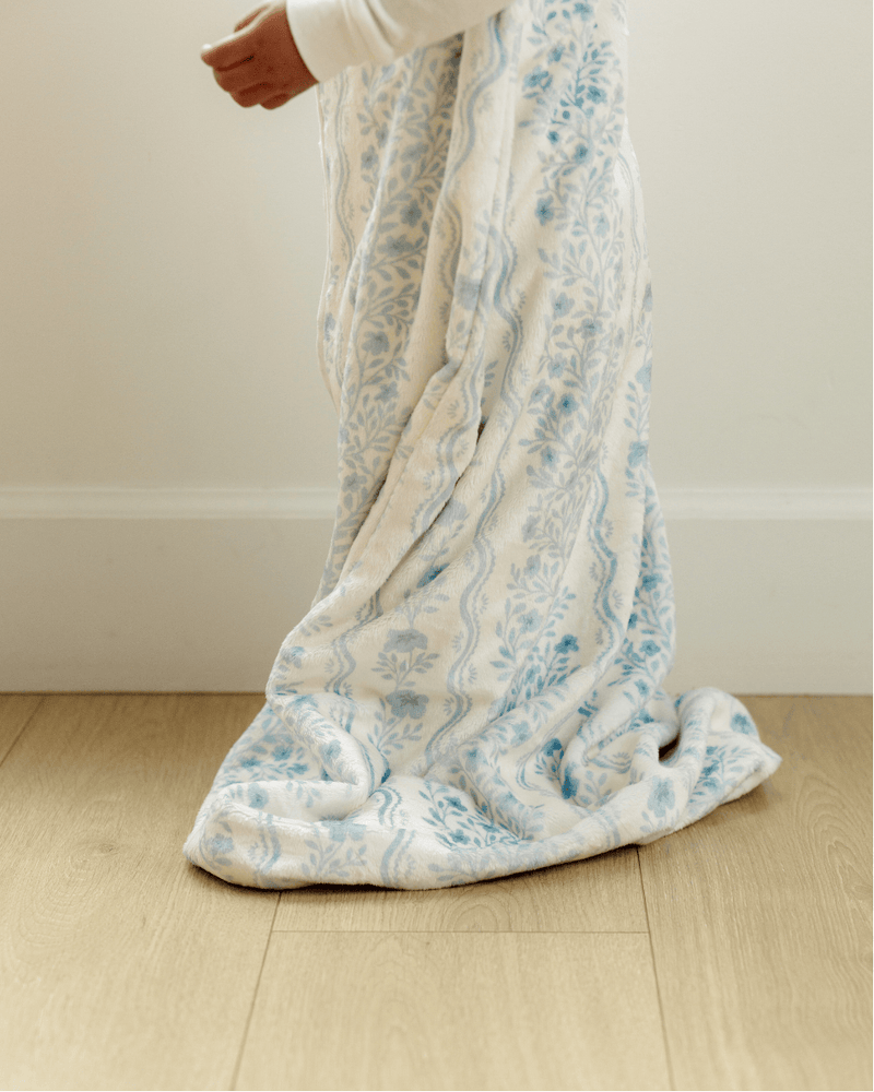 Nantucket Frill Wearable Minky Blanket